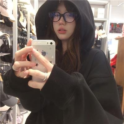 报告容先生你的小甜妻要亲你了